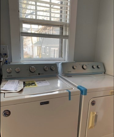 3 bed, 1.5 bath apartment for rent at 103 Colbourne Cres Unit 0, Washington Square — photo 5 of 13