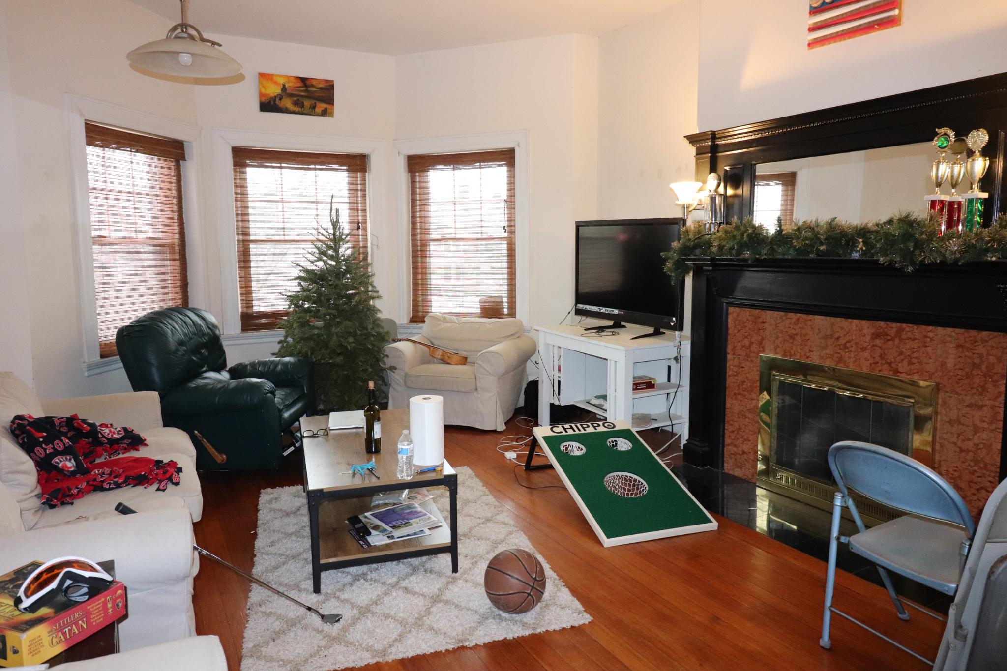 1689 Beacon St, Washington Square