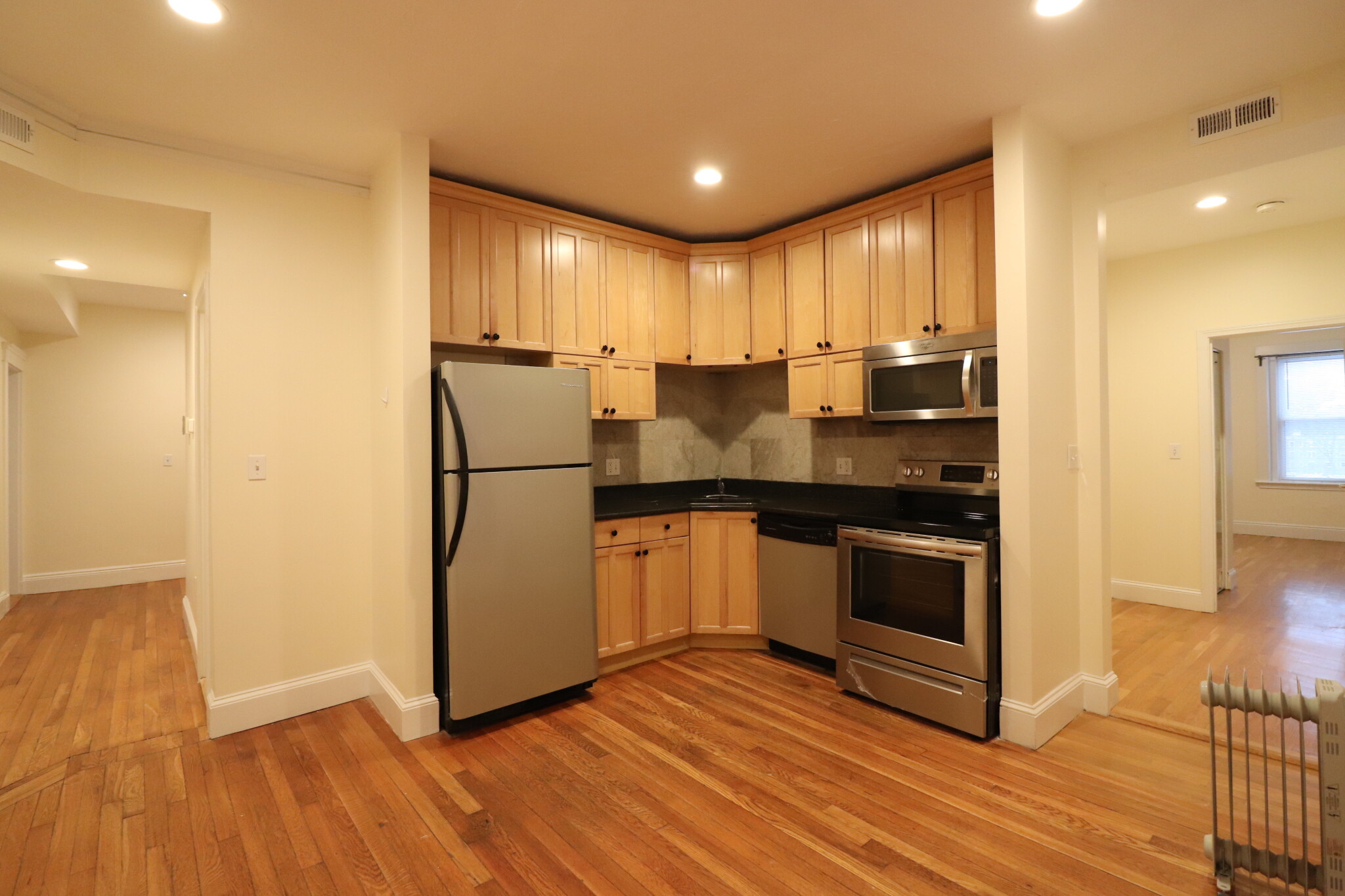 191 Winthrop Rd, Washington Square