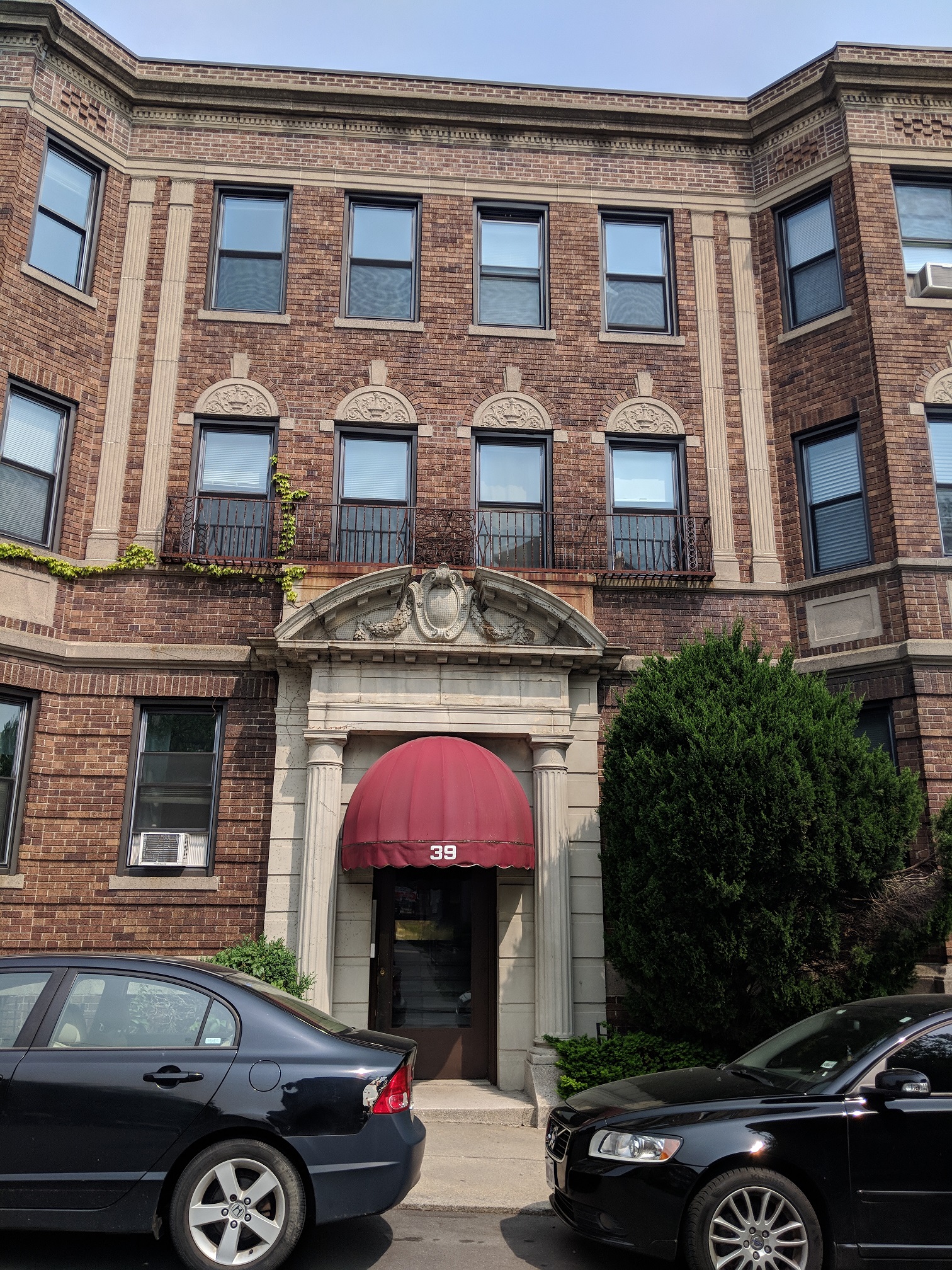 Studio bed, 1 bath apartment for rent at 39 Glenville Ave Unit 17, Allston — photo 7 of 7