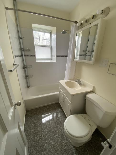 24 Fairbanks St, Washington Square