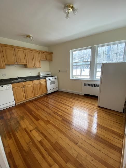 24 Fairbanks St, Washington Square