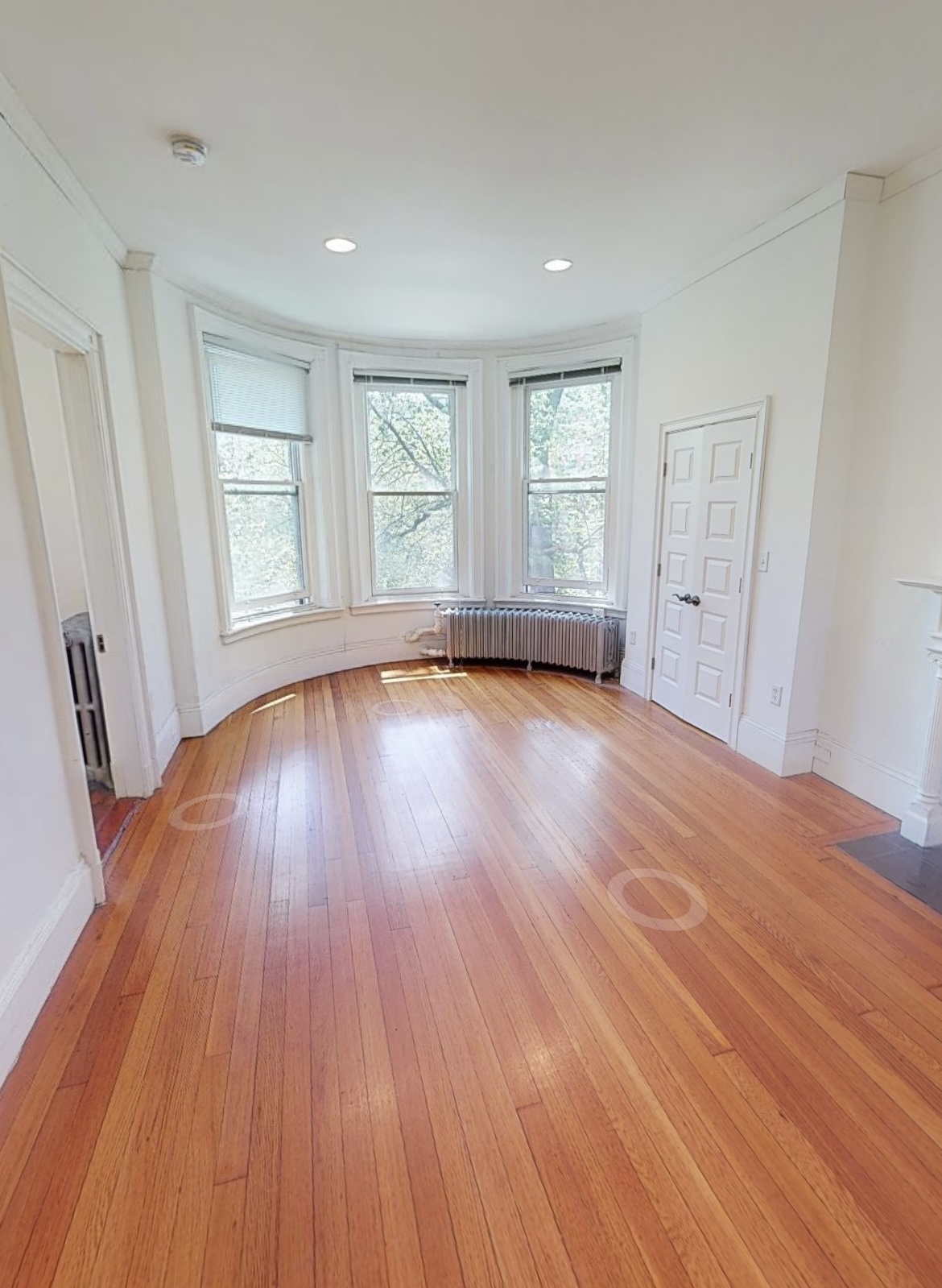 379 Commonwealth Ave, Fenway