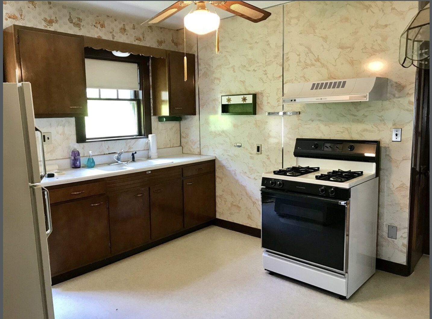 6 Colonial Ave, Newton