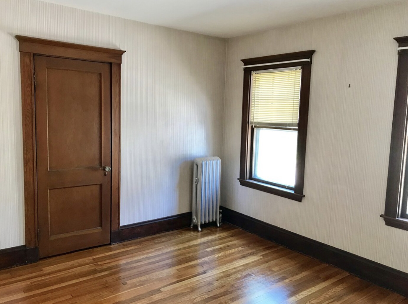 6 Colonial Ave, Newton