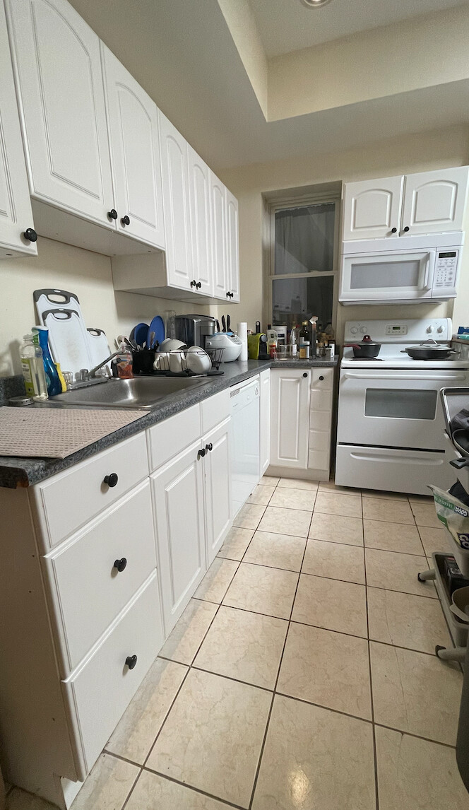 1801 Beacon St, Washington Square