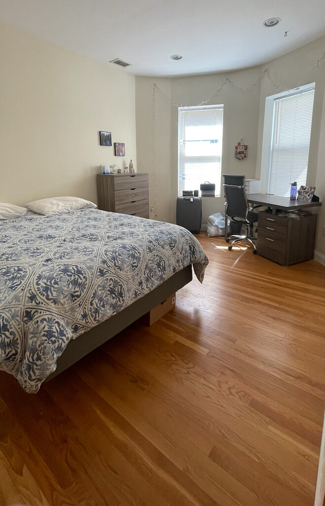 1801 Beacon St, Washington Square