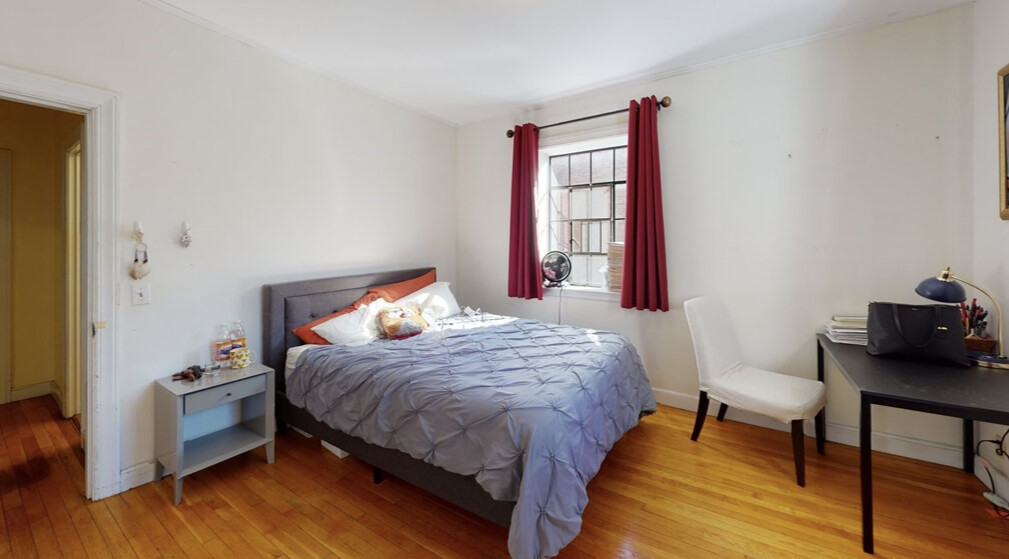 102 Sewall Ave, Coolidge Corner