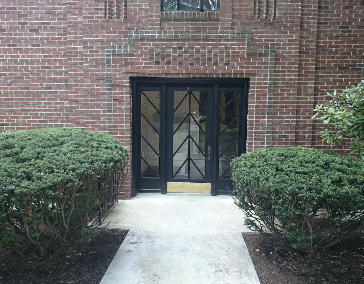 102 Sewall Ave, Coolidge Corner