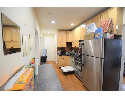 73 Thatcher St, Washington Square