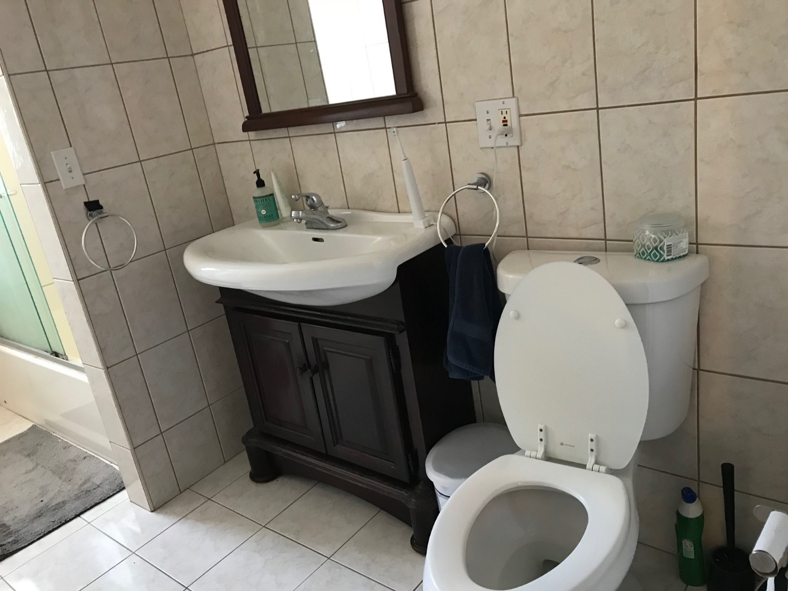 73 Thatcher St, Washington Square