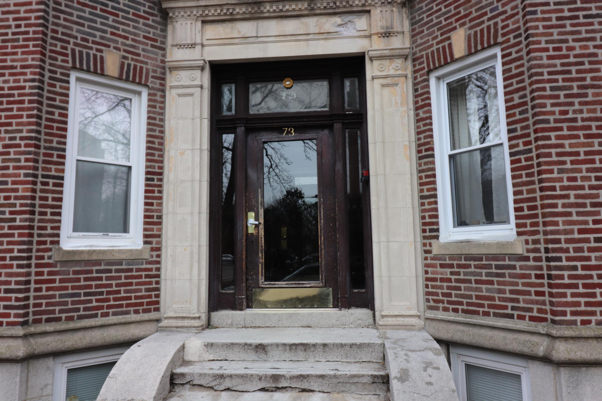 73 Thatcher St, Washington Square