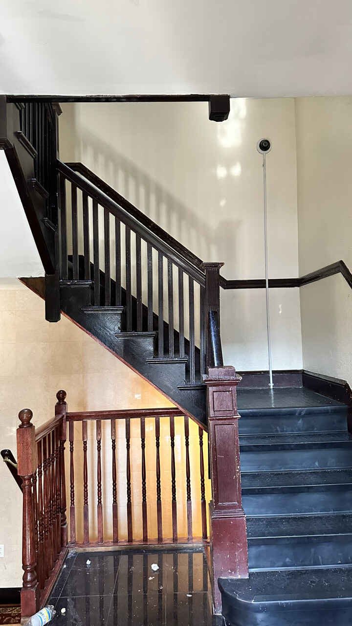 73 Thatcher St, Washington Square