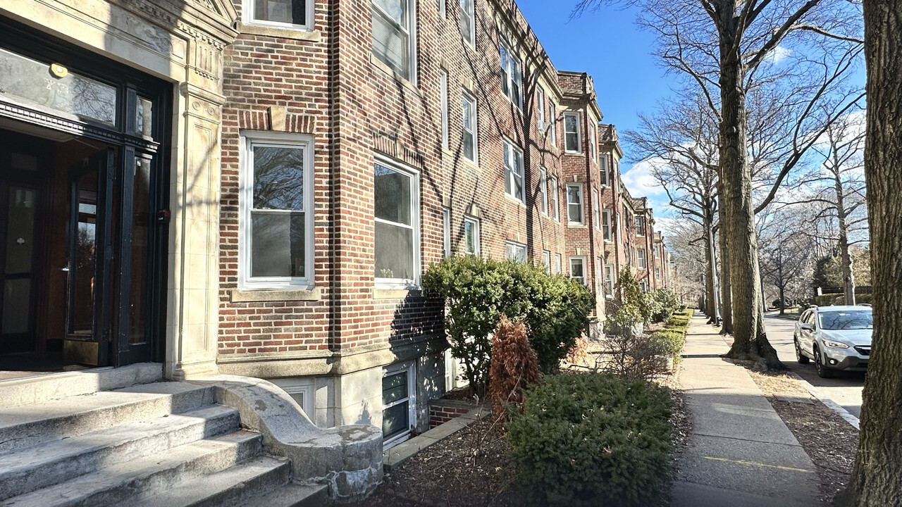 73 Thatcher St, Washington Square