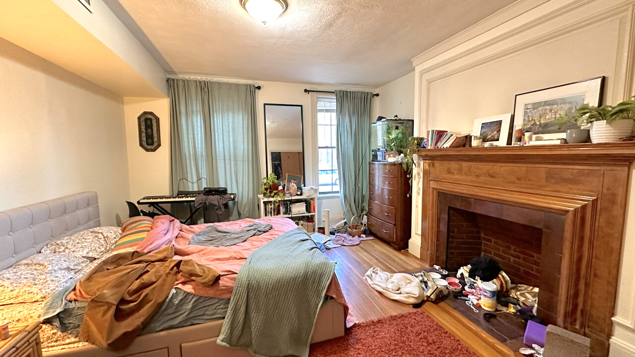 12 Dean Rd, Washington Square