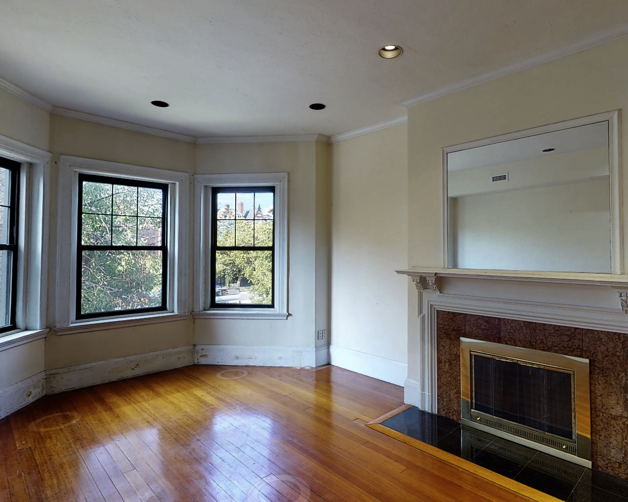 1689 Beacon St, Washington Square