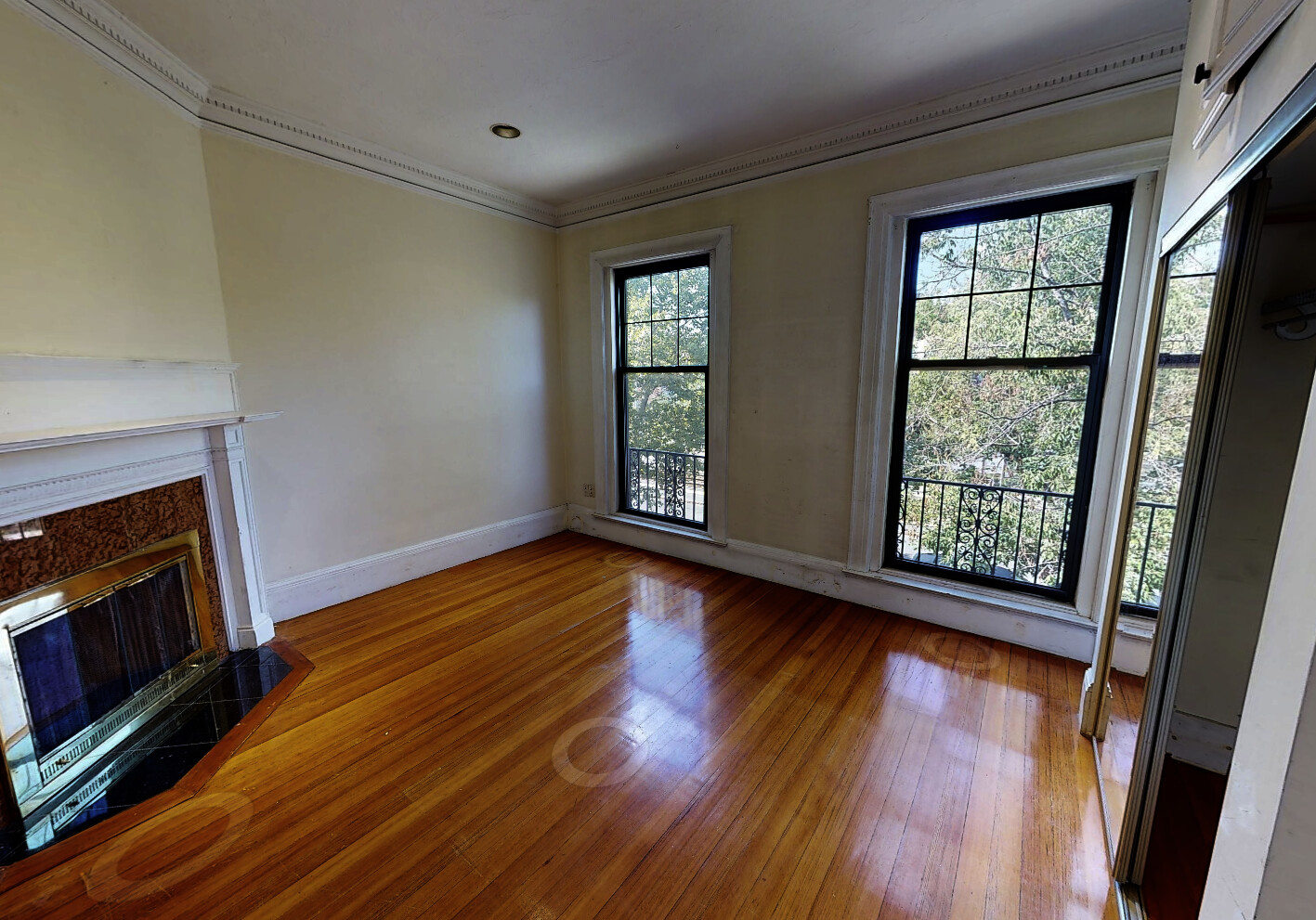 1689 Beacon St, Washington Square