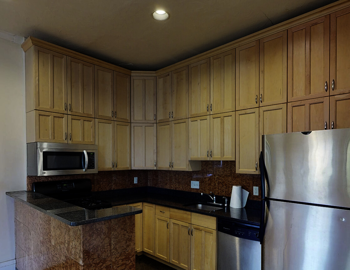 1689 Beacon St, Washington Square