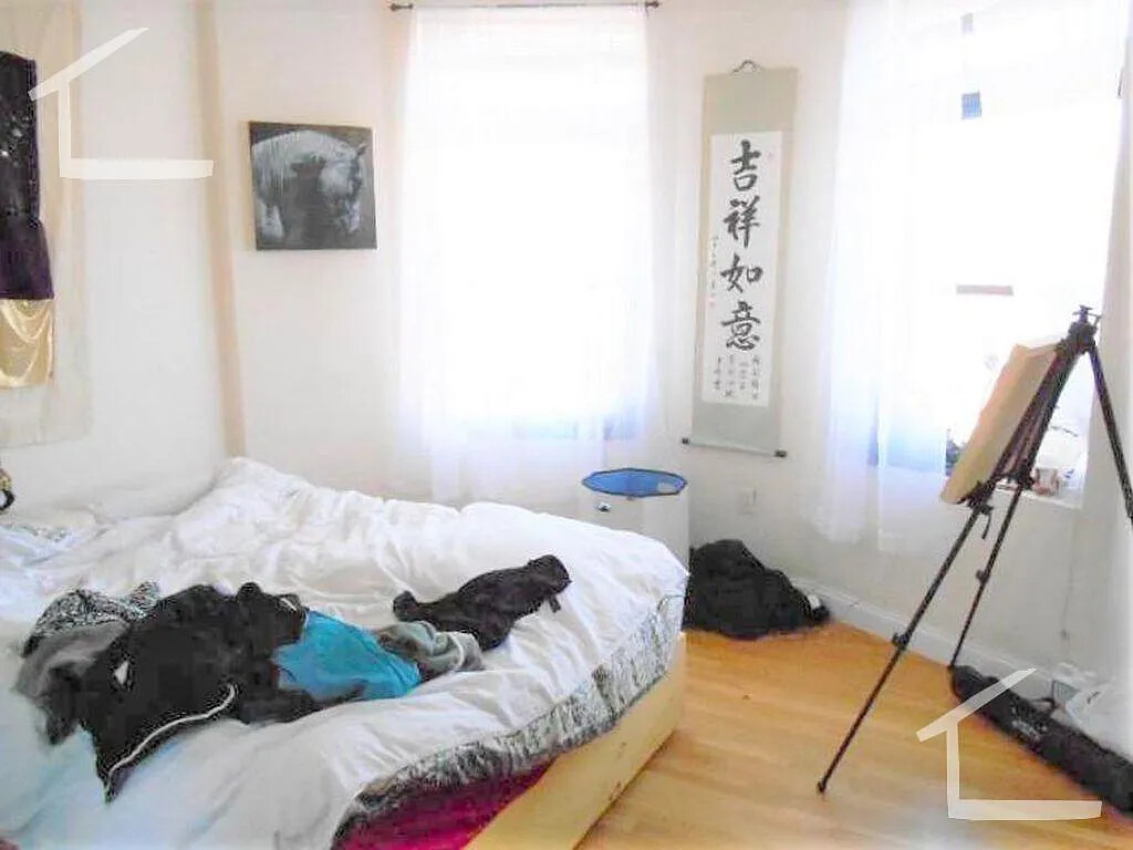 1689 Beacon St, Washington Square