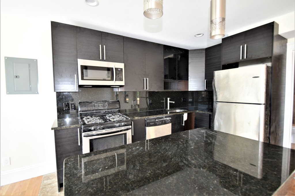 1616 Beacon St, Corey Hill