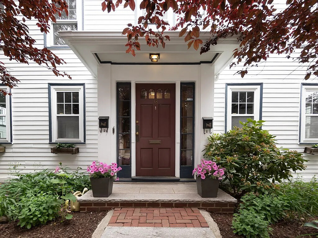 18 Seaverns Ave, Jamaica Plain