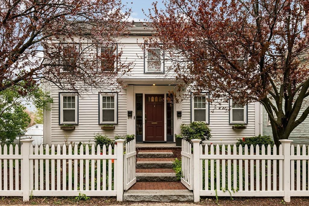 18 Seaverns Ave, Jamaica Plain