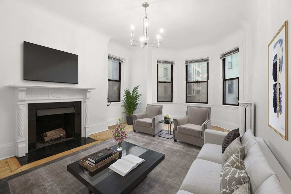 13 Garrison St, Back Bay