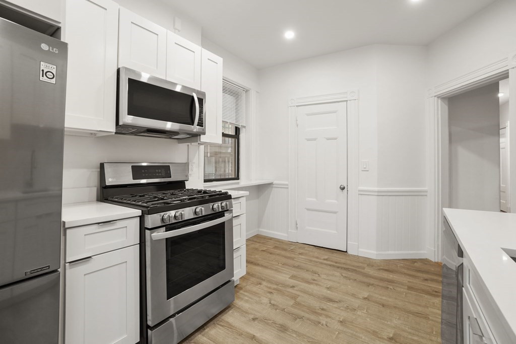 13 Garrison St, Back Bay