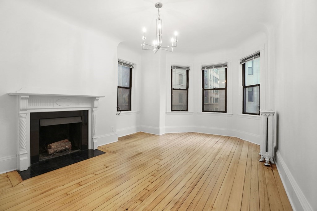 13 Garrison St, Back Bay