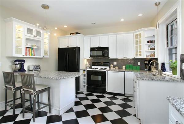 6 Lanark Rd, Washington Square