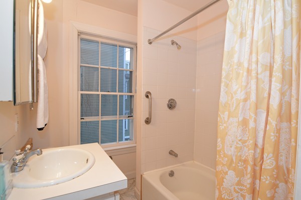 14 Mount Auburn St, Harvard Square