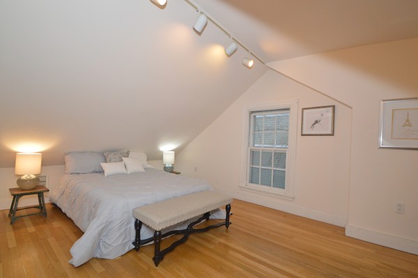 14 Mount Auburn St, Harvard Square