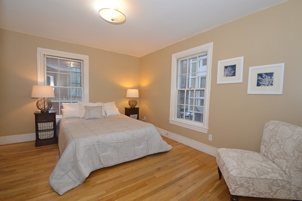 14 Mount Auburn St, Harvard Square