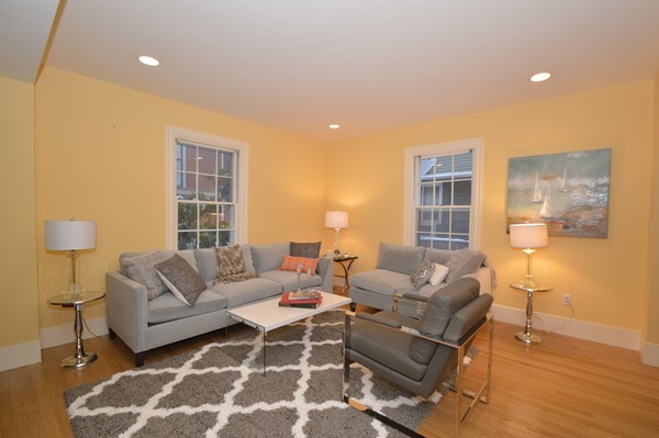 14 Mount Auburn St, Harvard Square