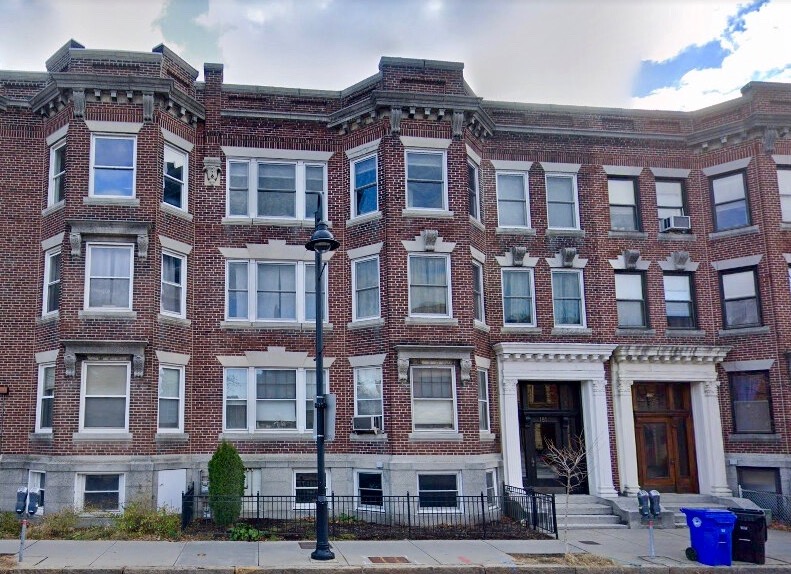 181 Harvard St, Coolidge Corner