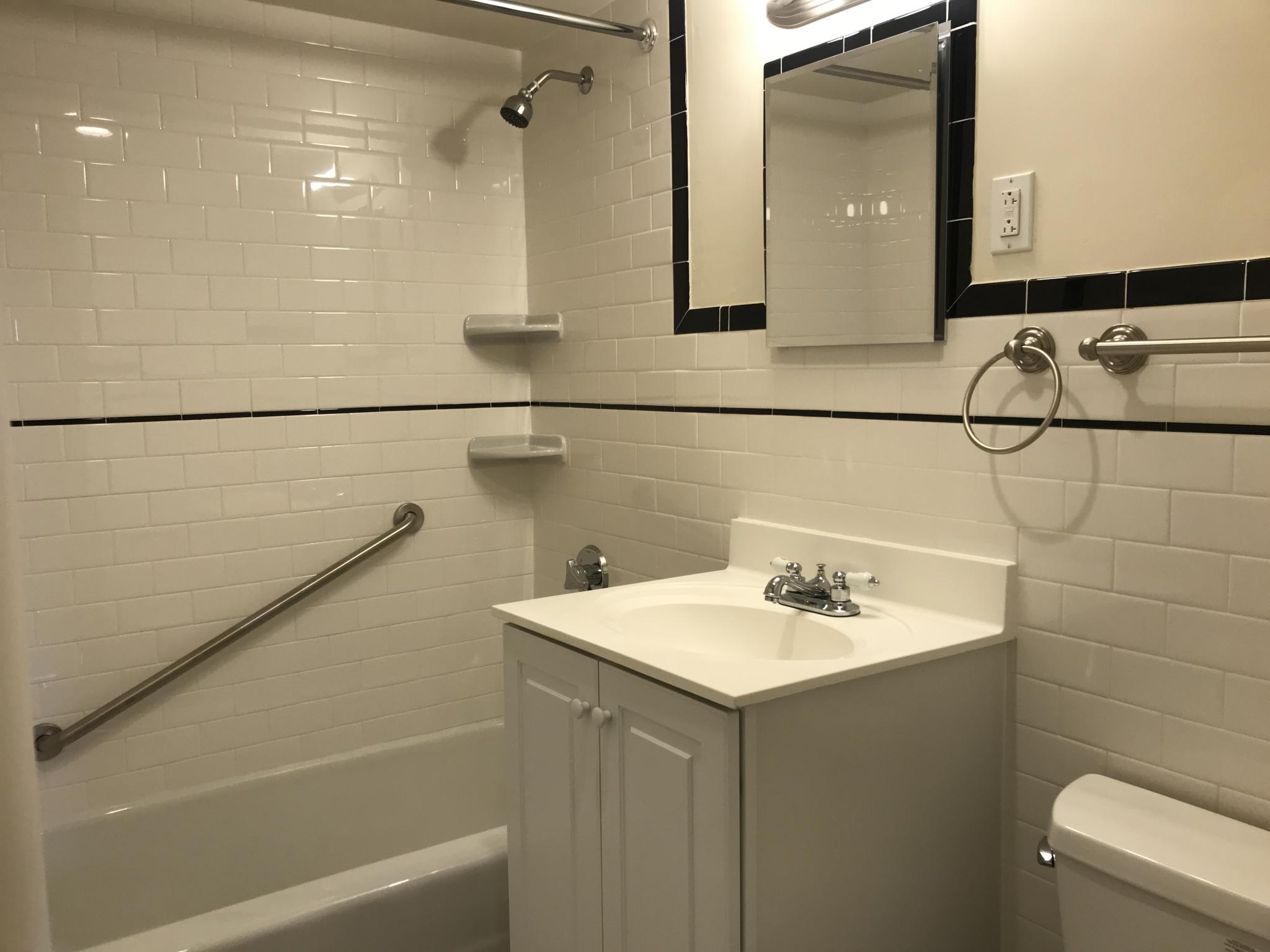 101 Monmouth St, Longwood