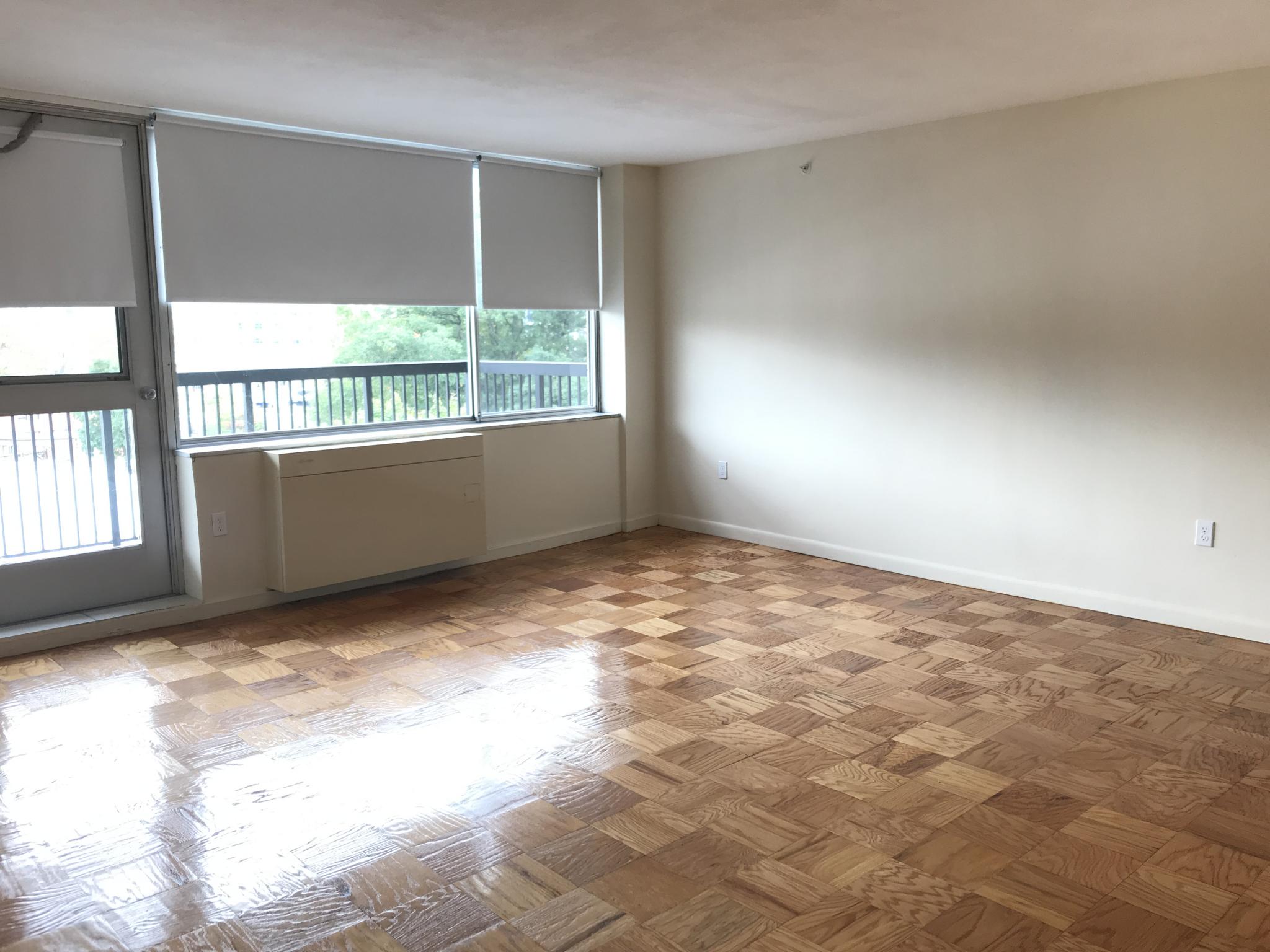 101 Monmouth St, Longwood