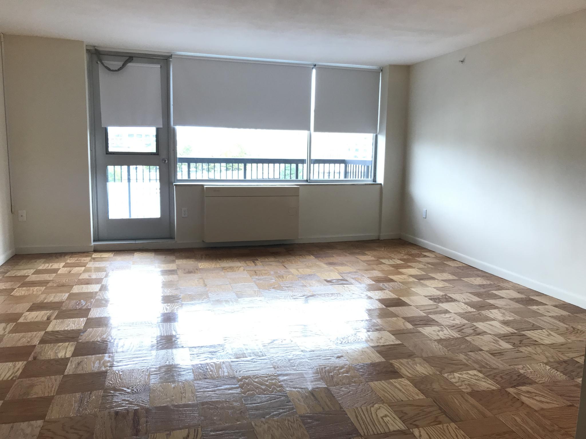 101 Monmouth St, Longwood