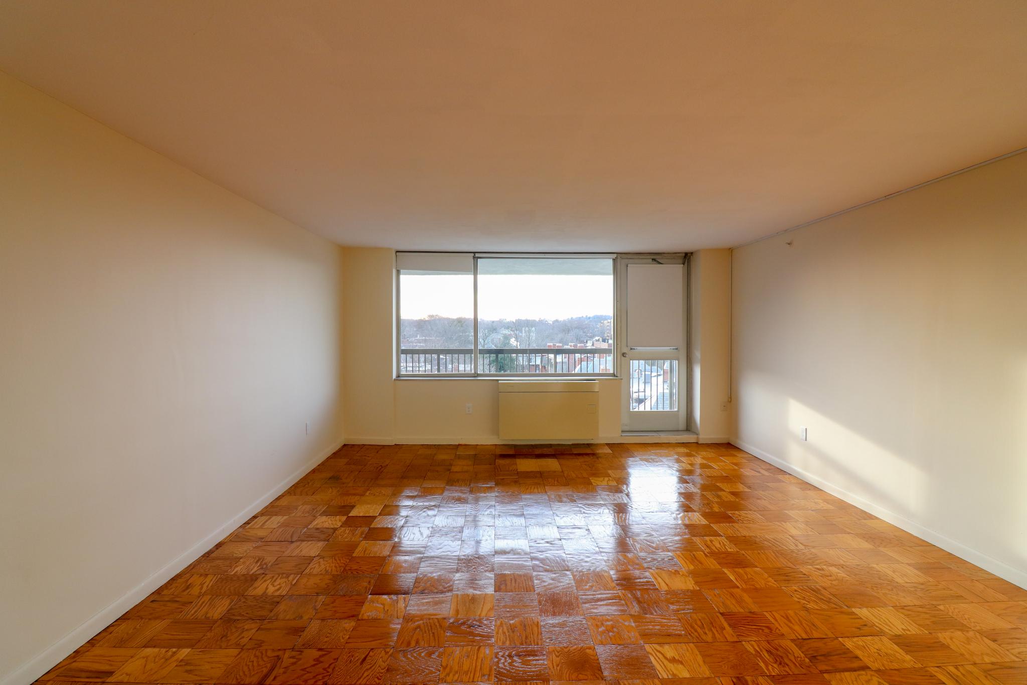 101 Monmouth St, Longwood