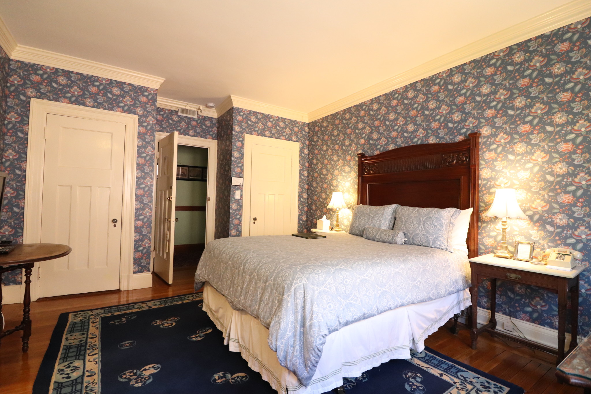 Studio bed, 1 bath apartment for rent at 92 Sewall Ave Unit 9, Longwood — photo 4 of 7