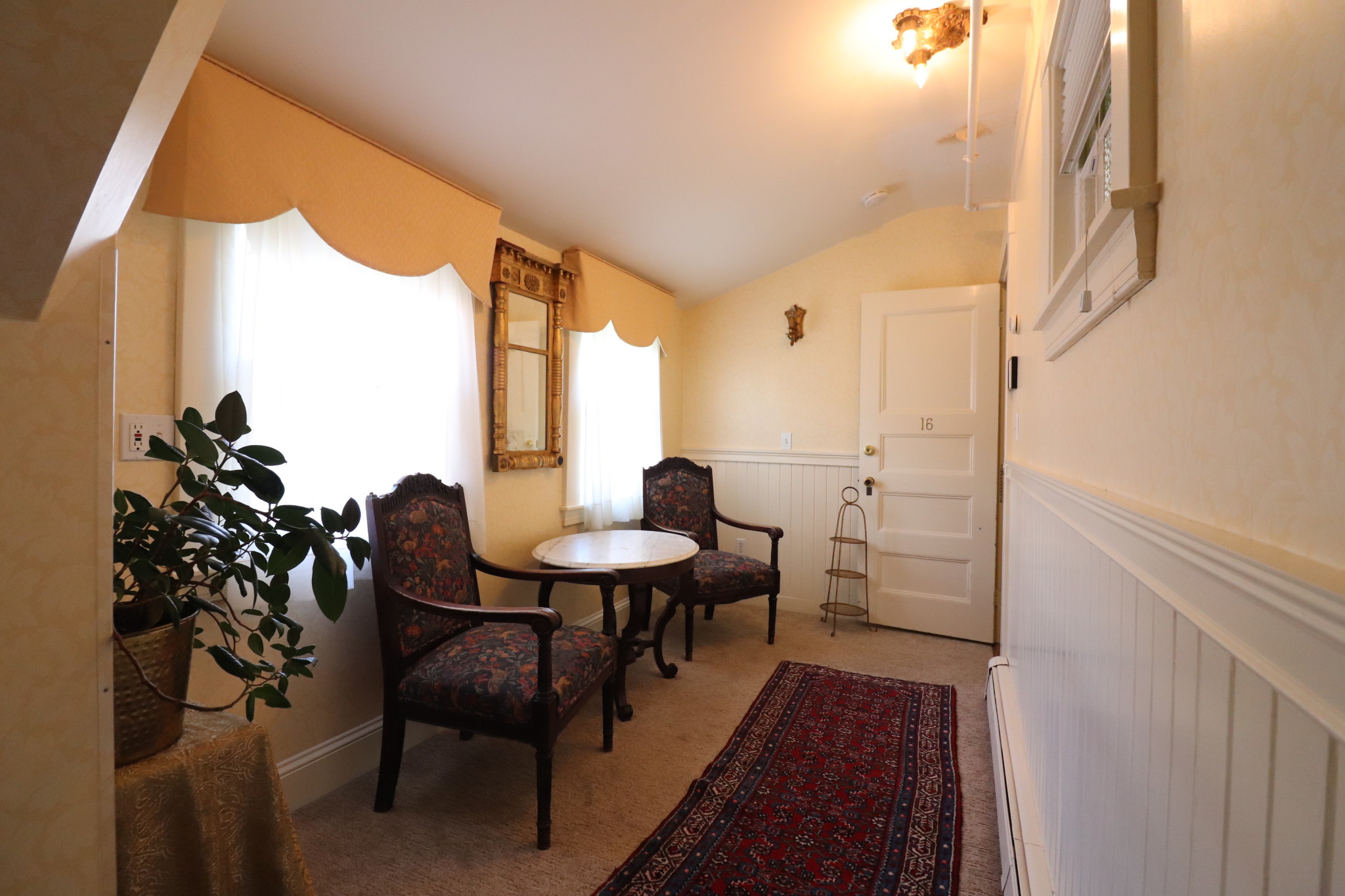 92 Sewall Ave, Longwood