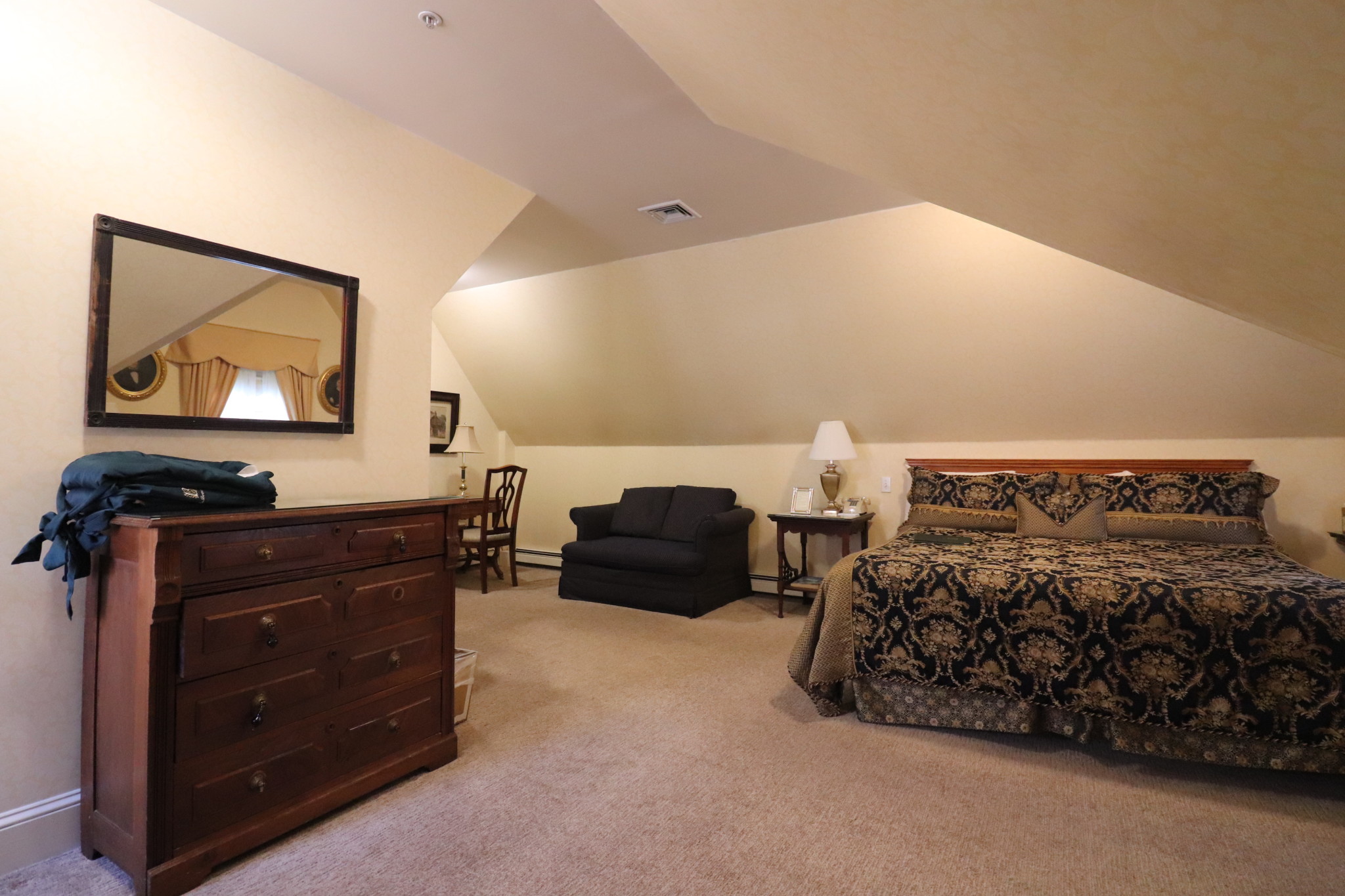 92 Sewall Ave, Longwood