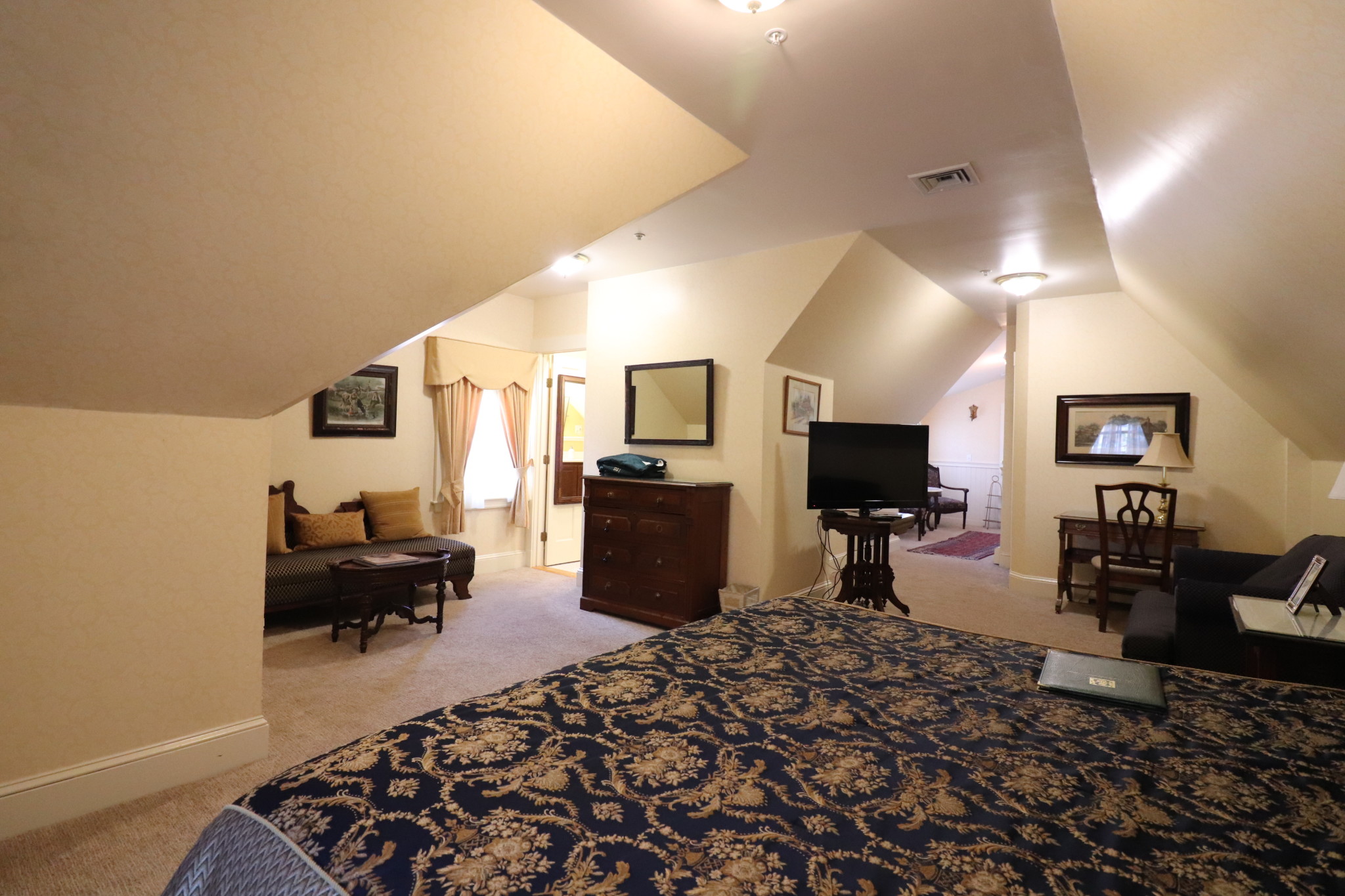 92 Sewall Ave, Longwood