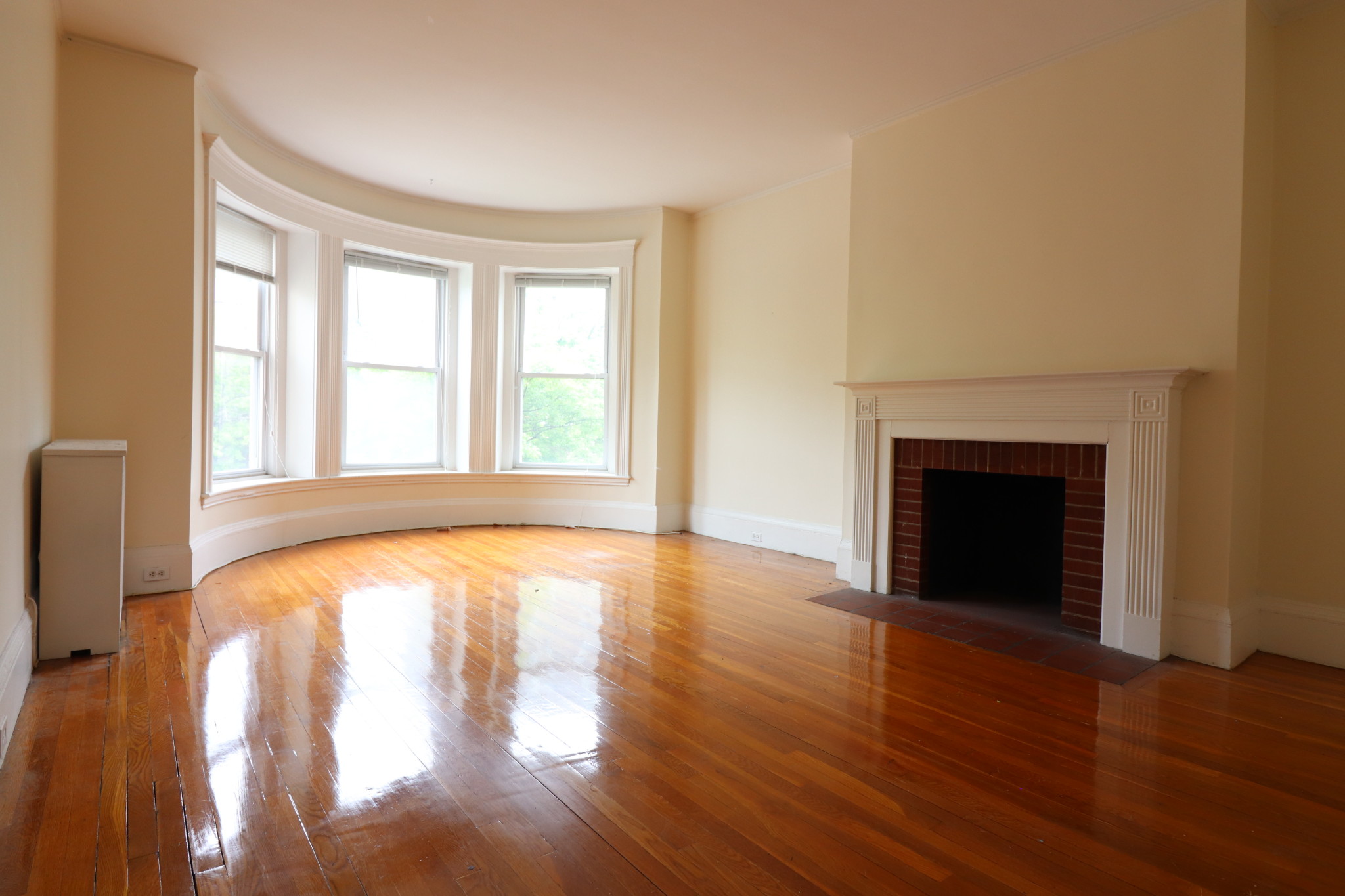 1569 Beacon St, Washington Square