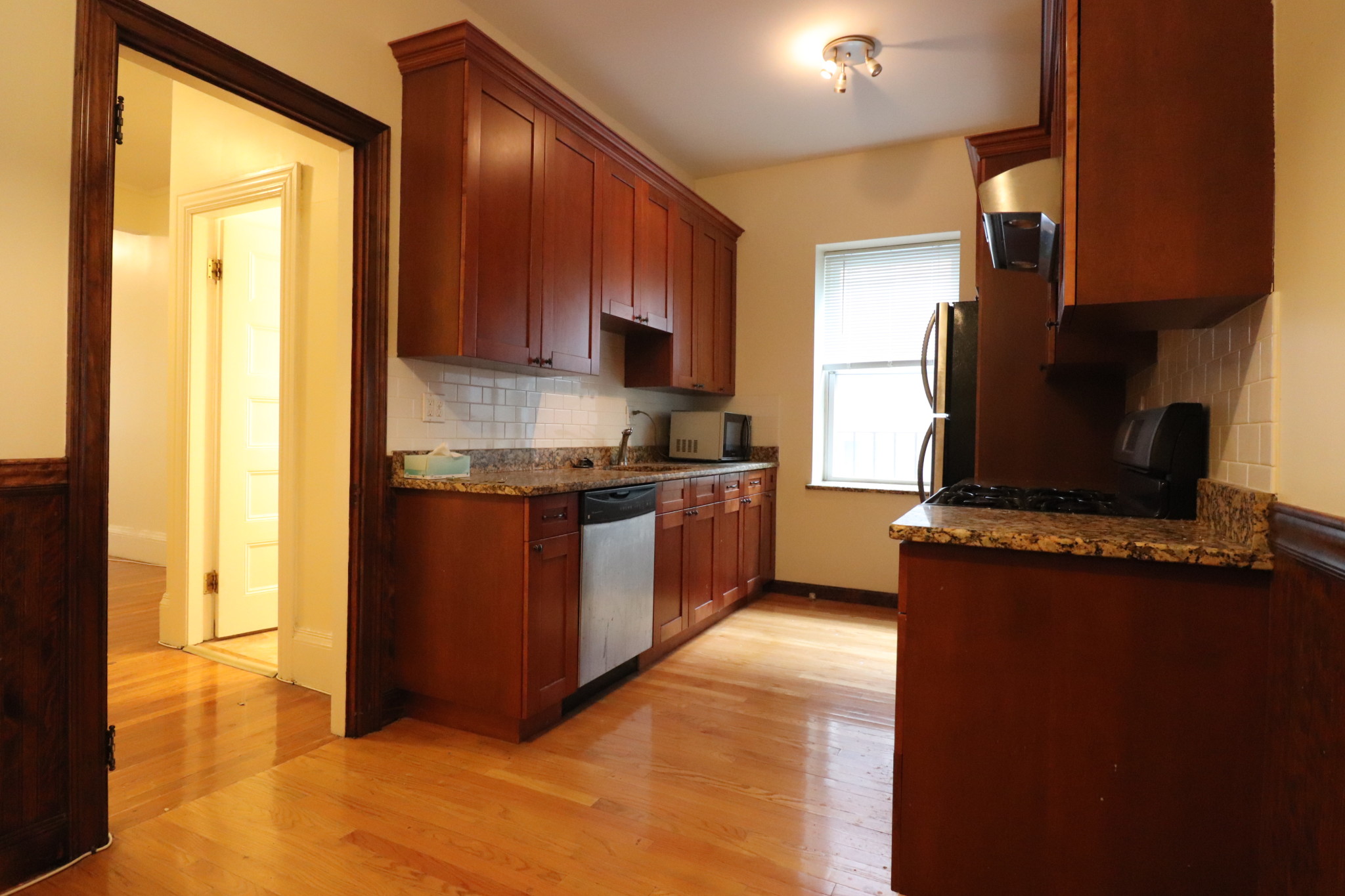 1569 Beacon St, Washington Square