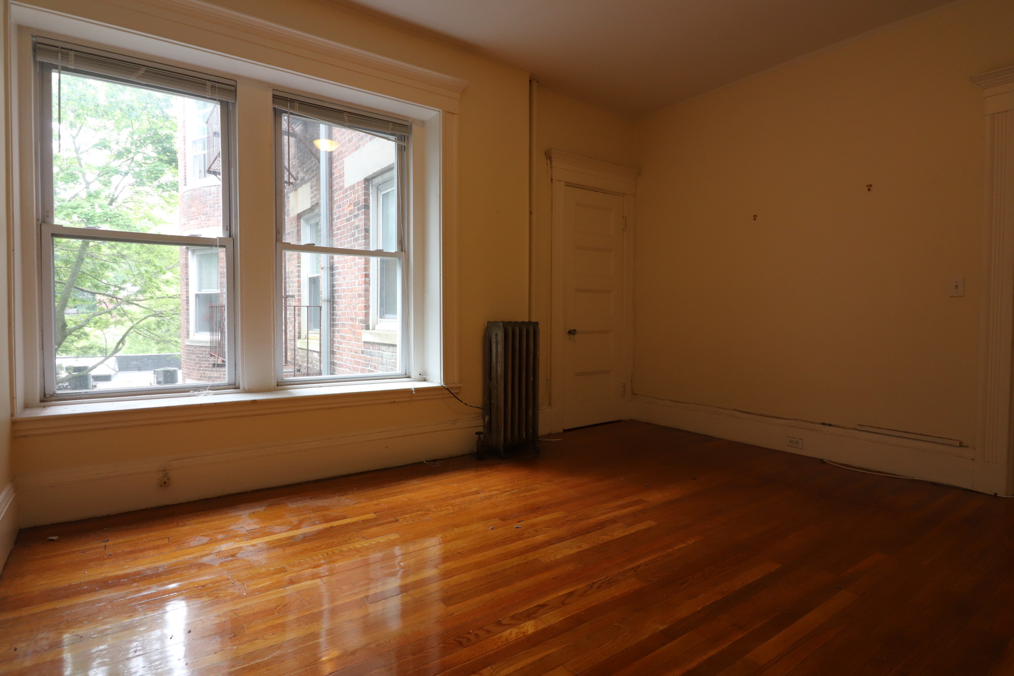 1569 Beacon St, Washington Square