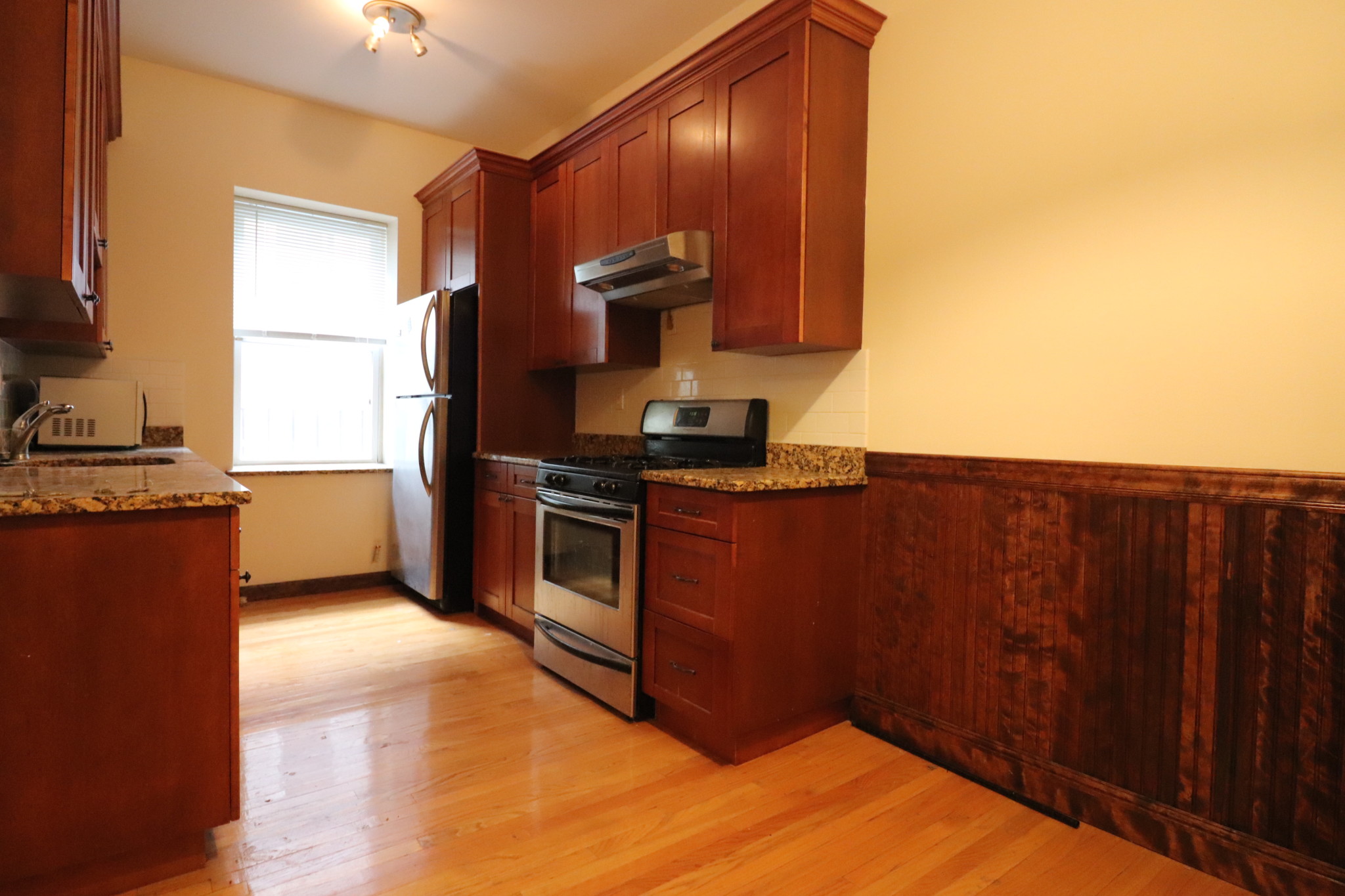 1569 Beacon St, Washington Square