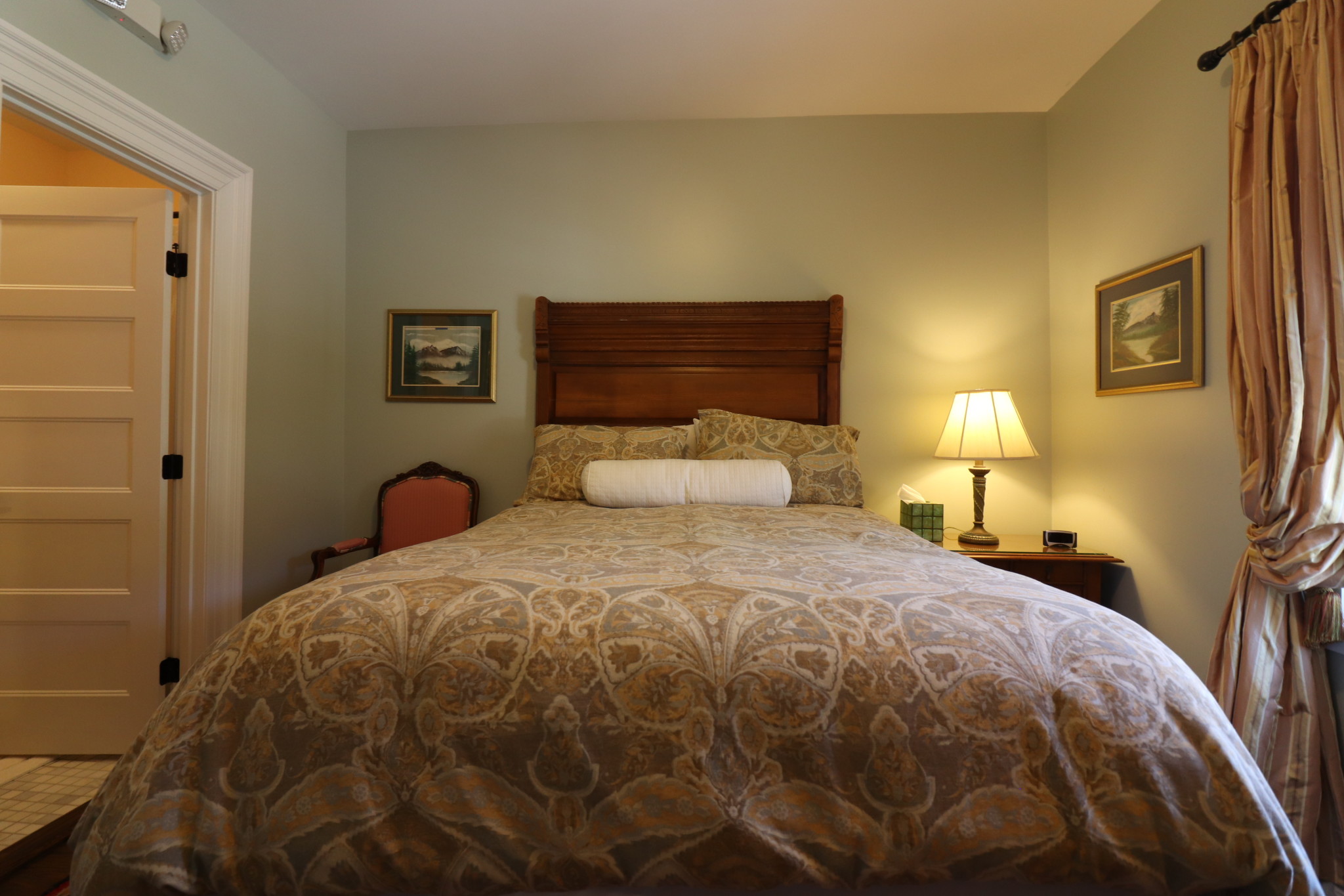 Studio bed, 1 bath apartment for rent at 143 Saint Paul St Unit 15, Brookline — photo 5 of 8