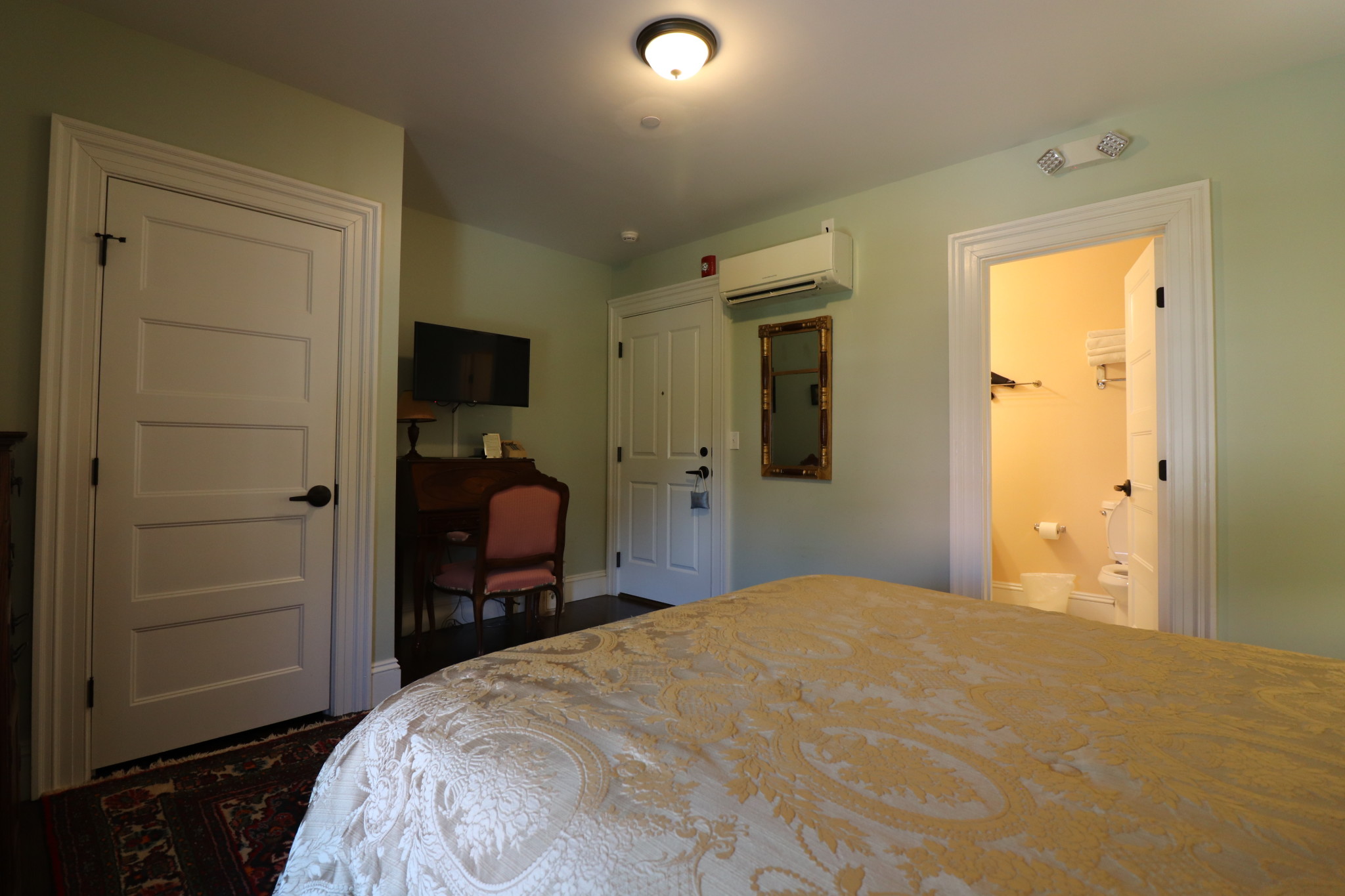 143 Saint Paul St, Longwood