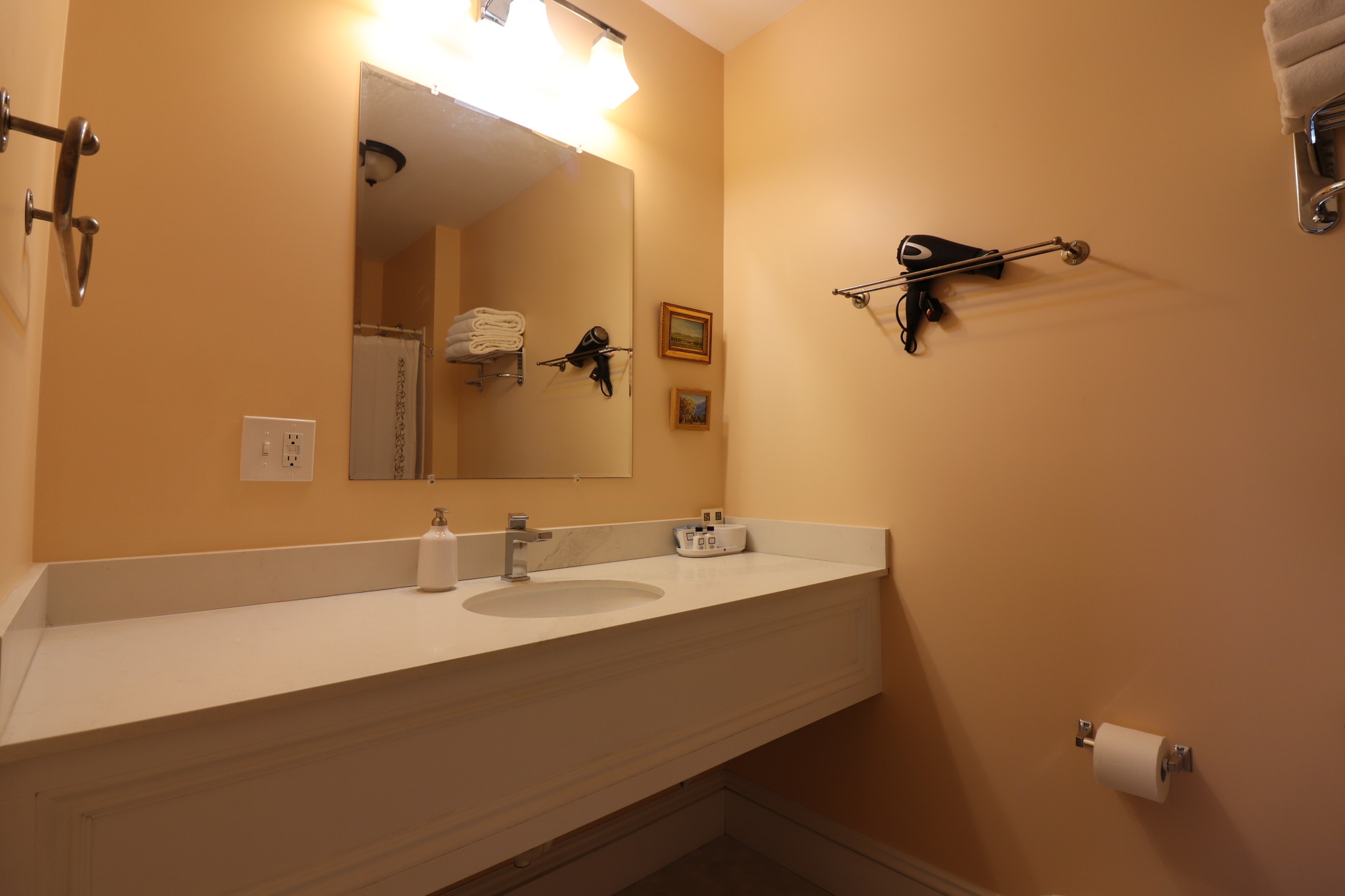 143 Saint Paul St, Longwood